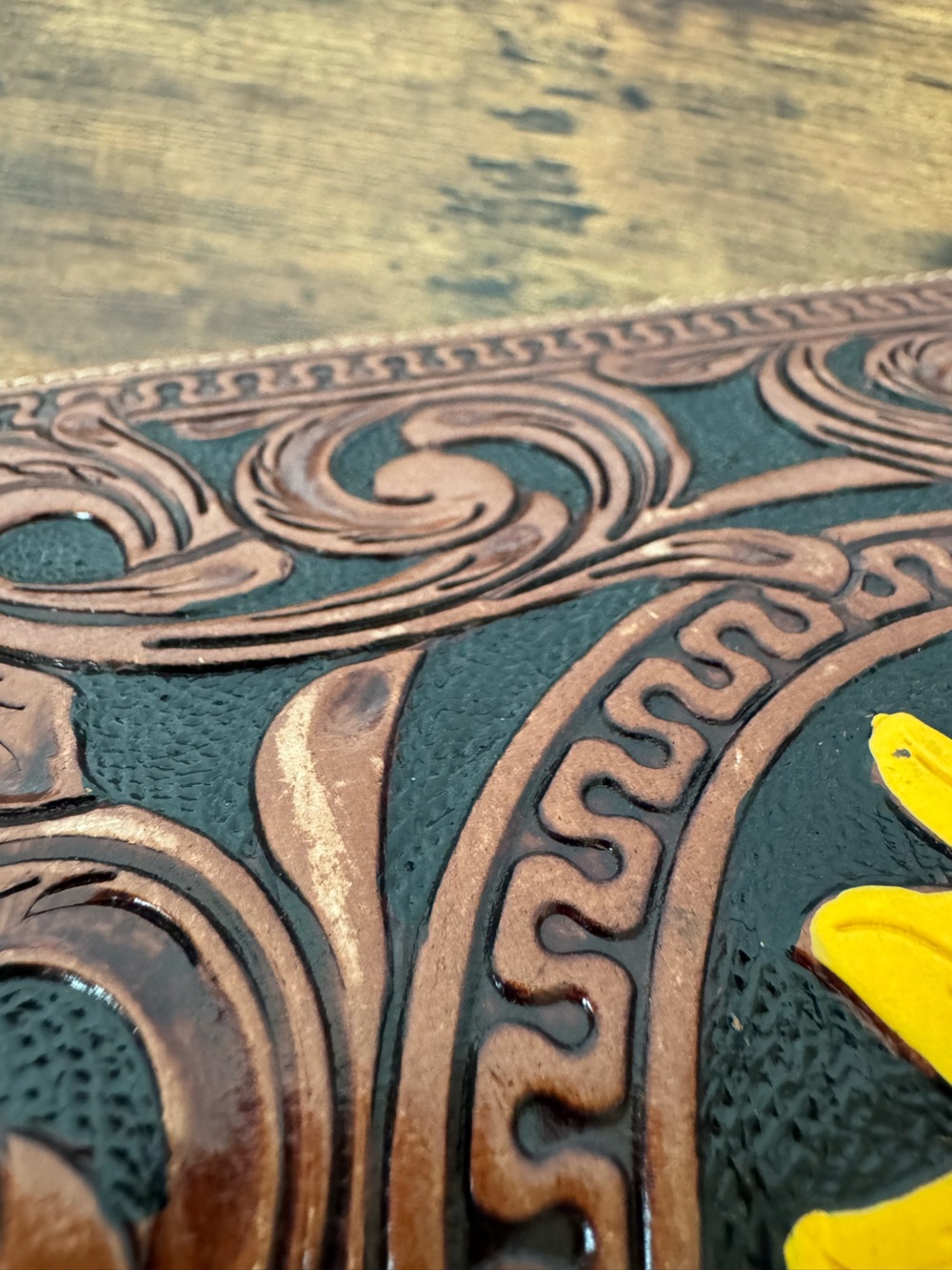 Shyanne Tooled Leather Sunflower Zip Around Wallet Brown Western Floral - Picture 6 of 11